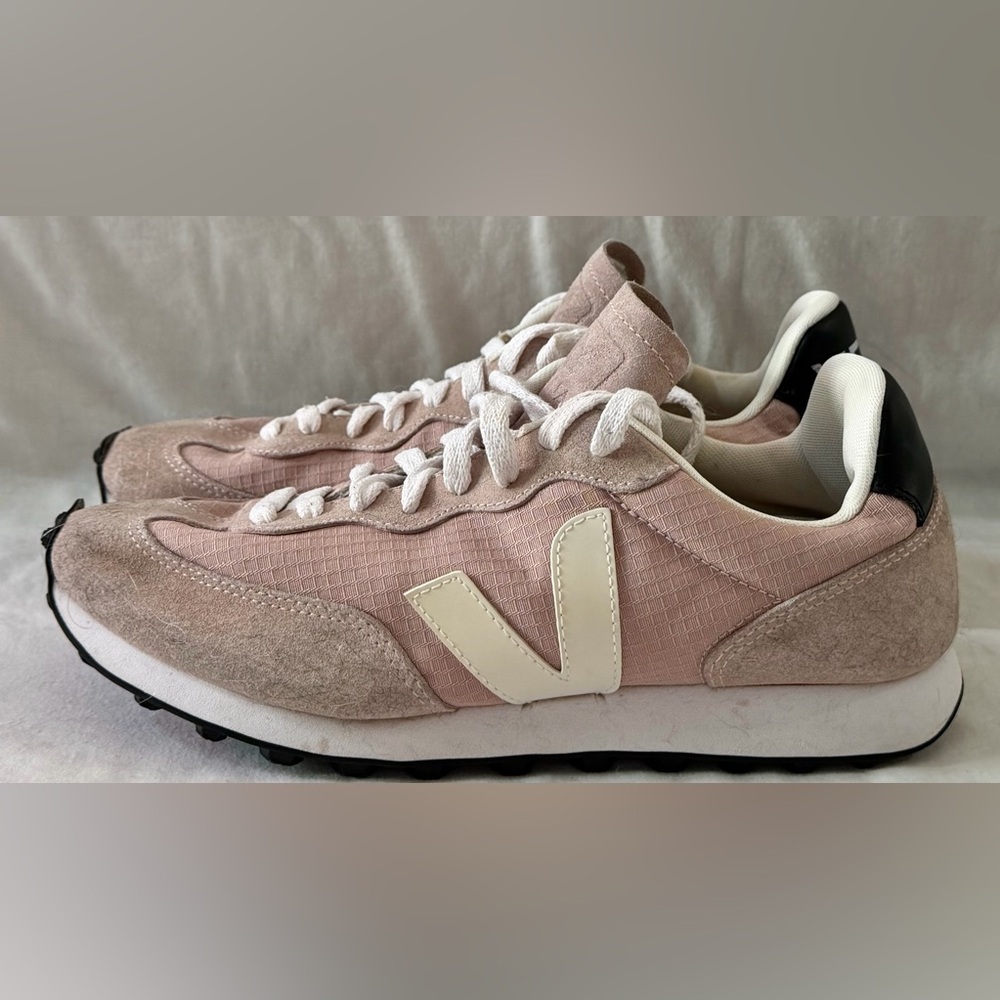 Veja Women's Pale Pink and White Retro Runner Sneakers